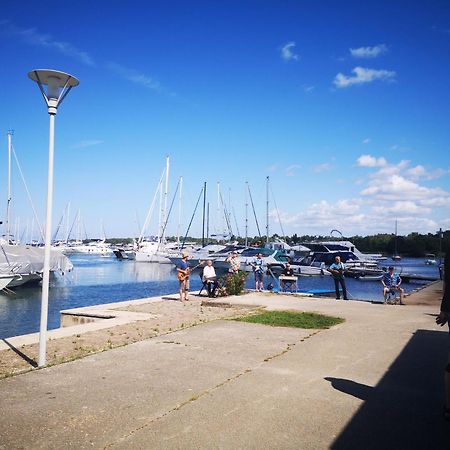 Lovely Apartment Near The Beach With A Sea View Poreč Habitación foto