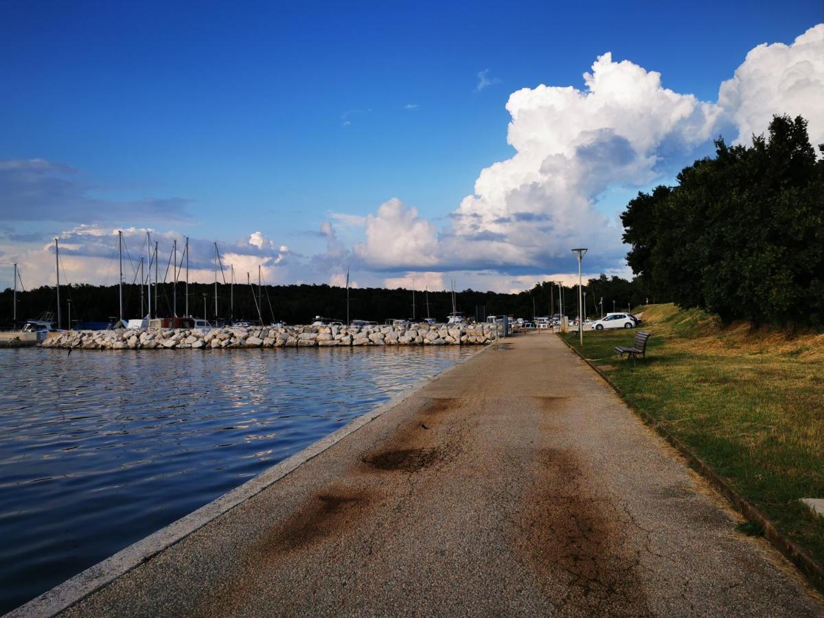 Lovely Apartment Near The Beach With A Sea View Poreč Exterior foto