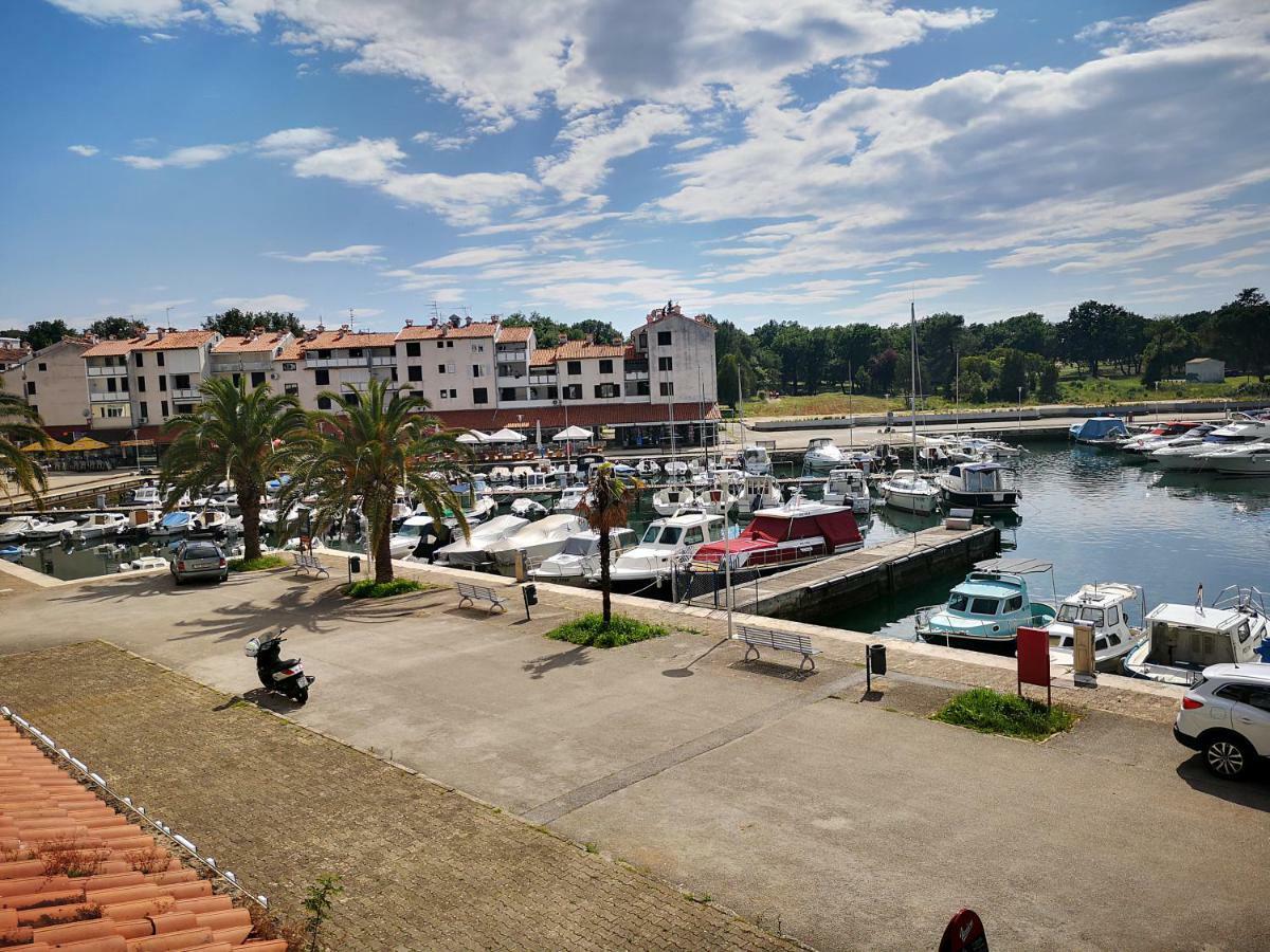 Lovely Apartment Near The Beach With A Sea View Poreč Exterior foto