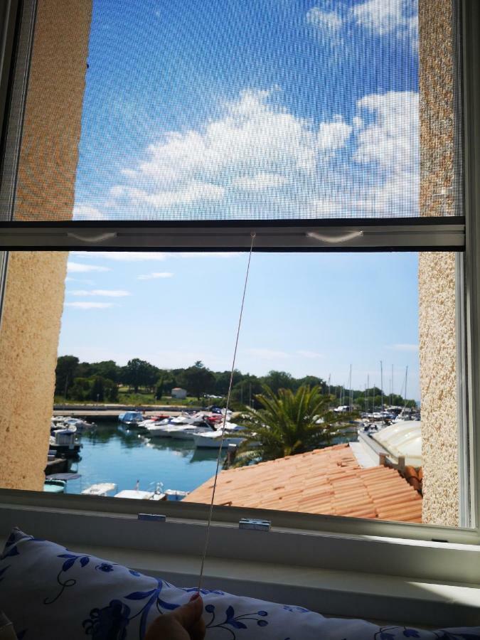 Lovely Apartment Near The Beach With A Sea View Poreč Exterior foto